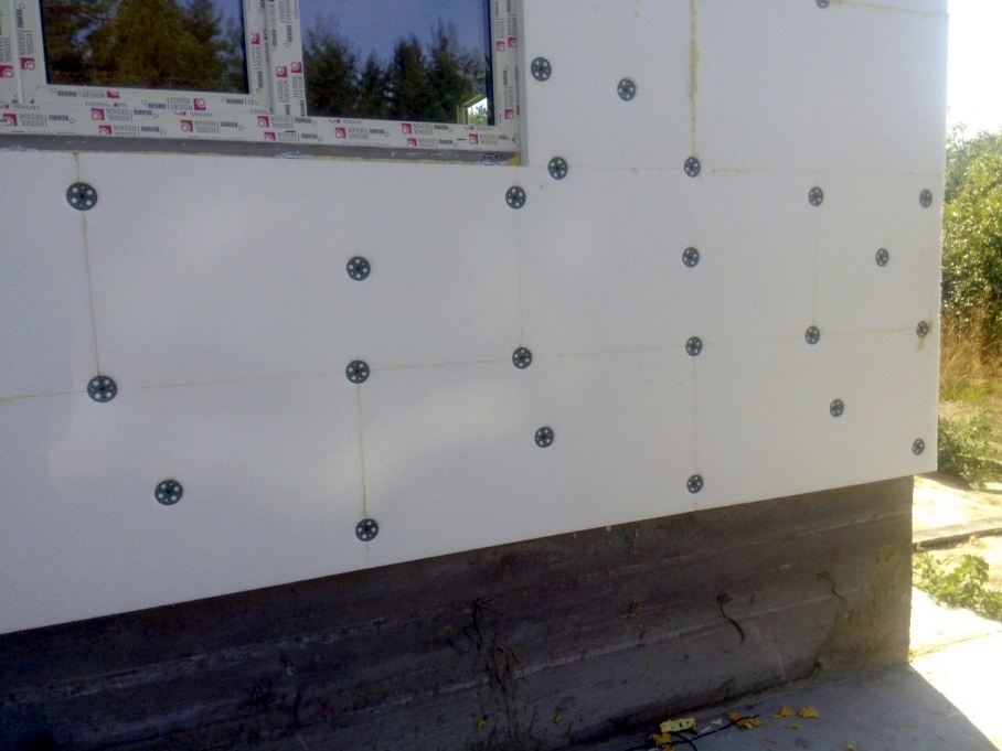 Начало фасадных работ в Канадских домах из СИП-панелей