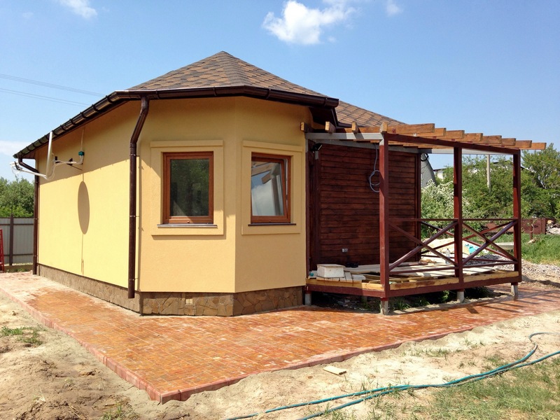 Фотография дачи с террасой из СИП-панелей по Канадской технологии, 60м2