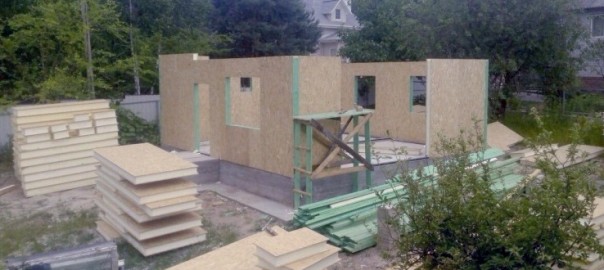 Сборка дома из СИП-панелей