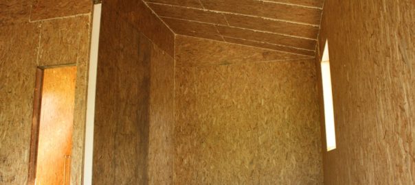 Внутри только собранного Канадского дома