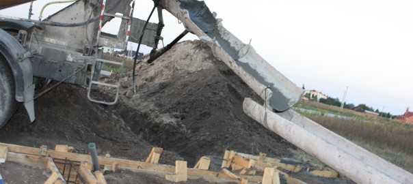 Заливка фундамента