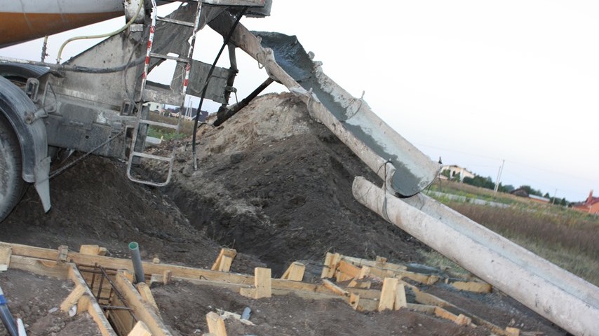 Заливка фундамента