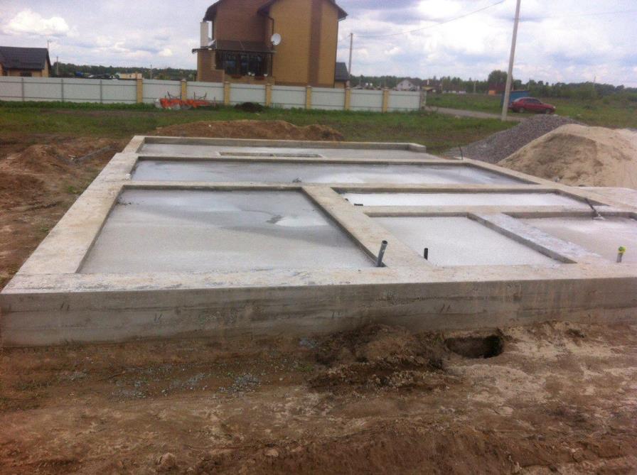 Фундамент перед началом строительства дома